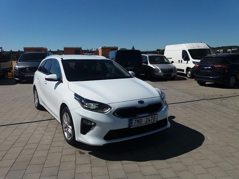 Kia Ceed 1.6CRDi,100kW,1.MAJITEL-ČR!! - fotka 3 z 29