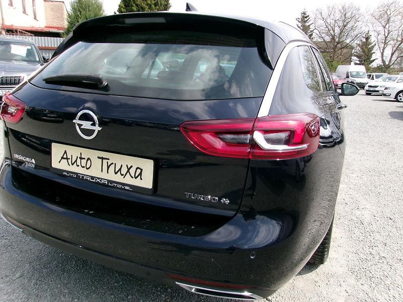 Opel Insignia ST 2.0 Turbo 191kW 4x4 automat - fotka 39 z 43