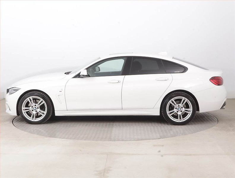 BMW Řada 4 (2020) M Paket 430i xDrive - fotka 3 z 18