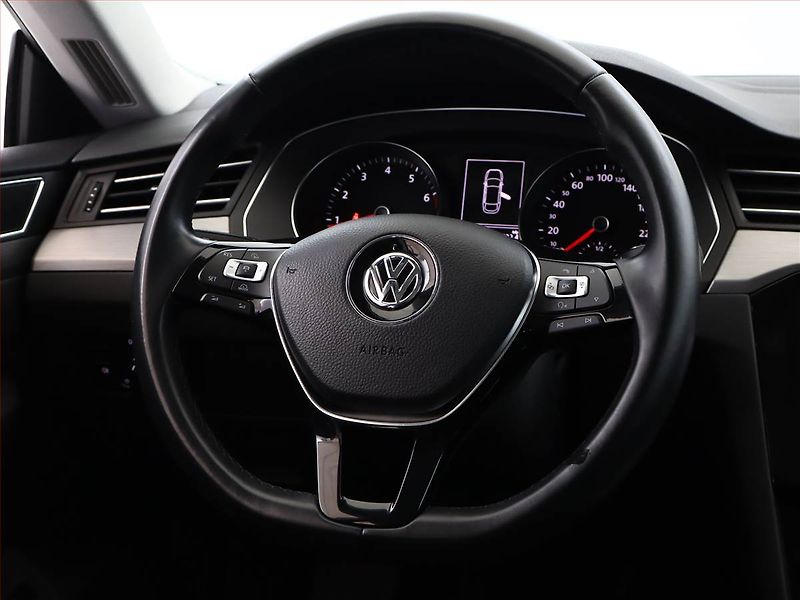 Volkswagen Arteon (2018) 1.5 TSI - fotka 13 z 18