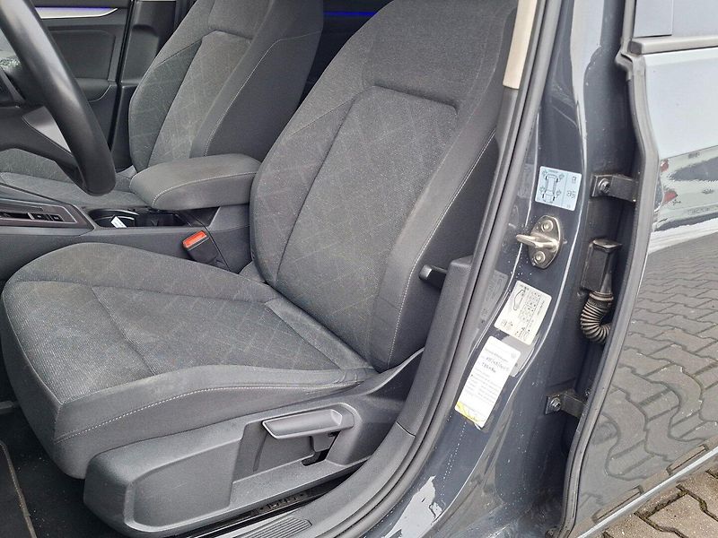 Volkswagen Golf (2021) 2.0TDI 85kW DSG -TAŽ.ZAŘ.-DPH - fotka 21 z 39
