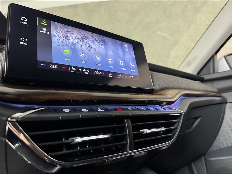 Škoda Octavia 2,0 TDi  DSG 4x4 Scout Virtual - fotka 43 z 46