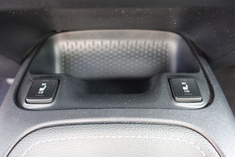 Toyota Corolla 2.0 HEV Comfort Style Tech TS - fotka 21 z 31