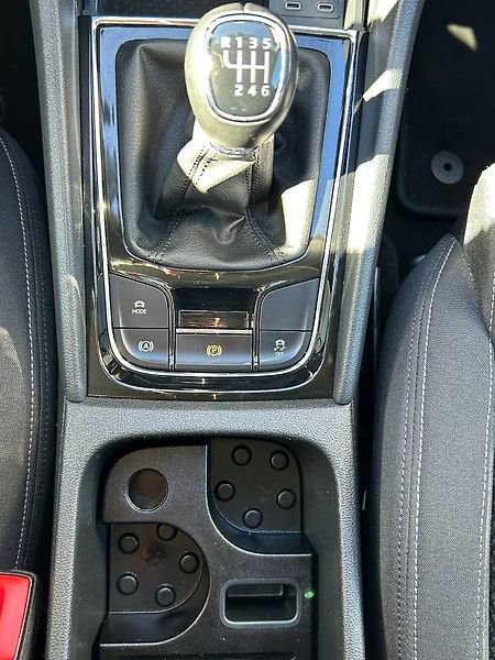 Škoda Karoq (2023) 1.5 TSI 110kW LED manuál - fotka 12 z 35