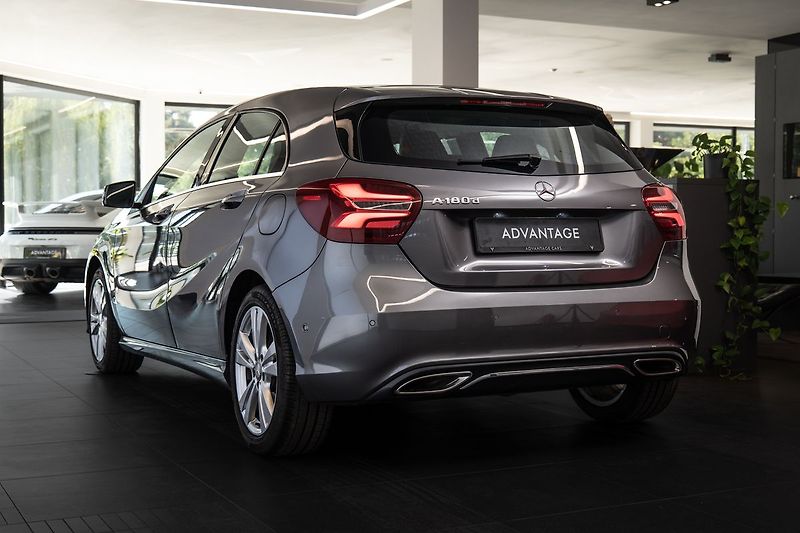 Mercedes-Benz Třídy A 180d - fotka 4 z 16