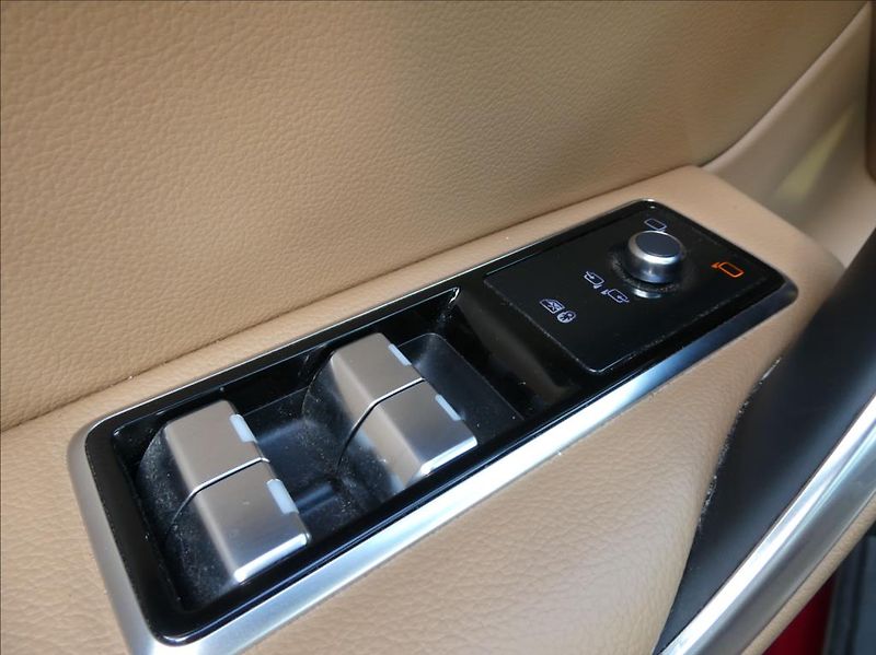 Jaguar F-Pace 2,0 D200 SE,1.maj,ČR,DPH,Pano - fotka 15 z 40