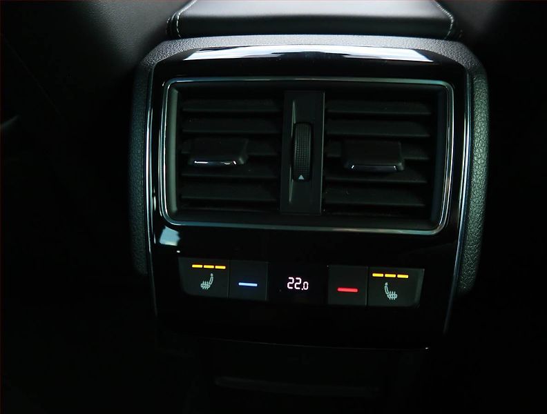 Škoda Superb (2019) Sportline 2.0 TDI - fotka 25 z 25