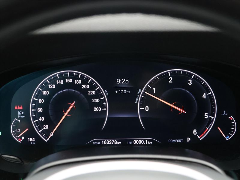 BMW Řada 5 3,0 530d 195kW Aut. Sport Line - fotka 16 z 31
