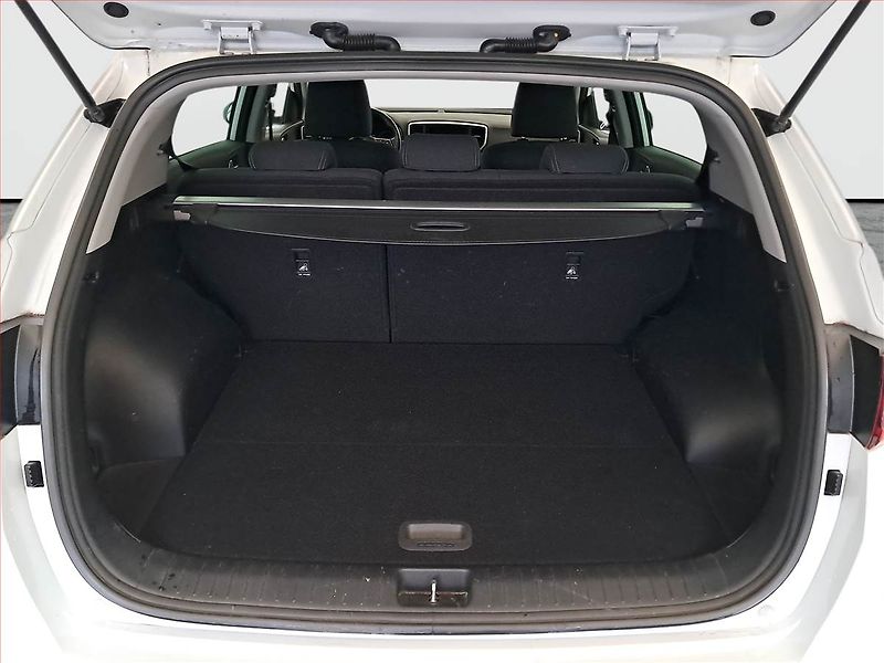Kia Sportage (2021) 1.6 T-GDI - fotka 14 z 19