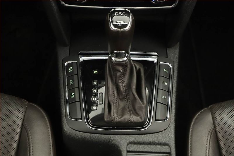 Škoda Superb (2013) Laurin&Klement 2.0 TDI, 4X4 - fotka 14 z 20