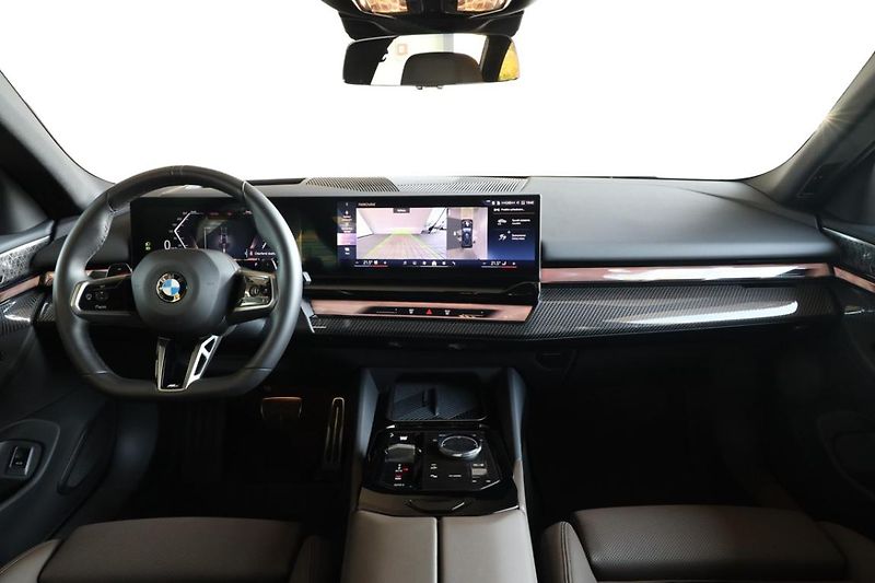 BMW Řada 5 540d xDrive Touring - fotka 5 z 29