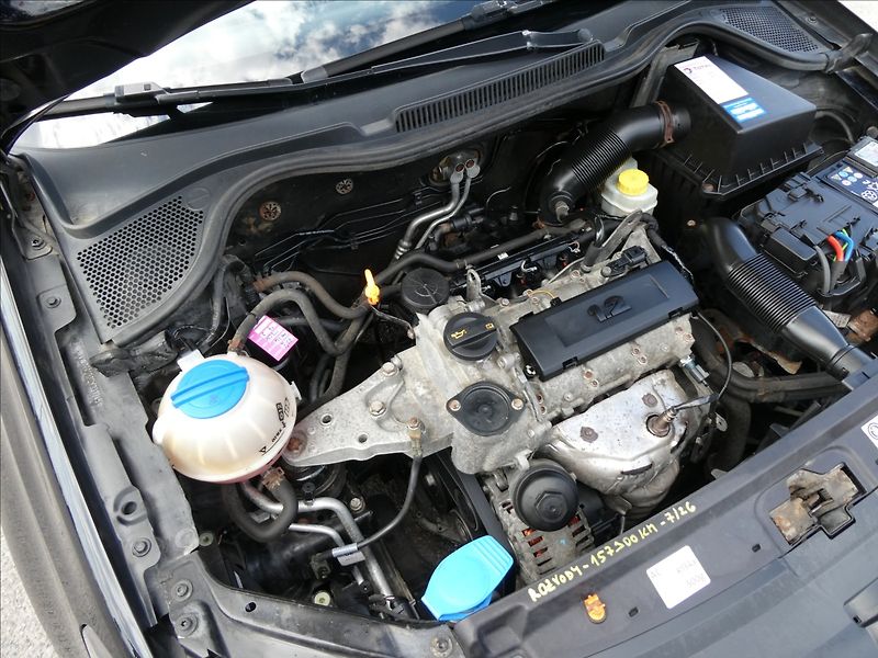 Volkswagen Polo 1,2 i 51kW 2x kola, po servise - fotka 30 z 42