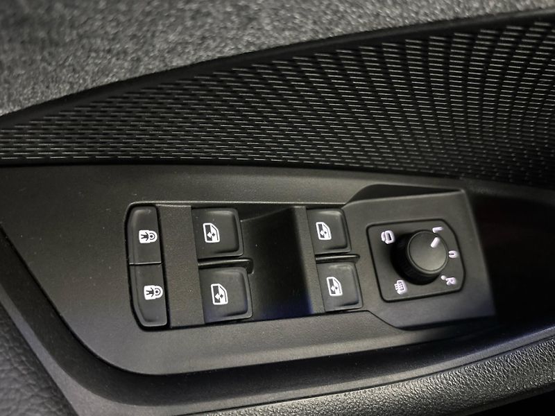 Škoda Octavia Top Selection DSG - fotka 21 z 30