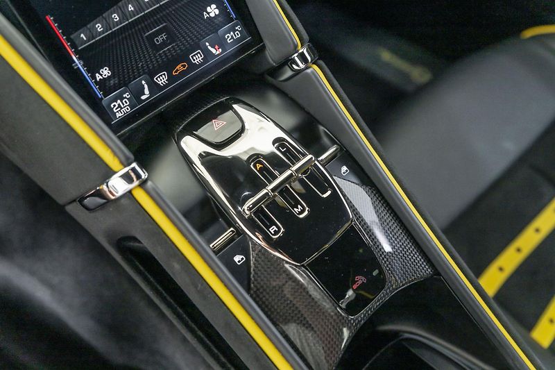 Ferrari Roma Giallo modena*krásná výbava - fotka 22 z 45