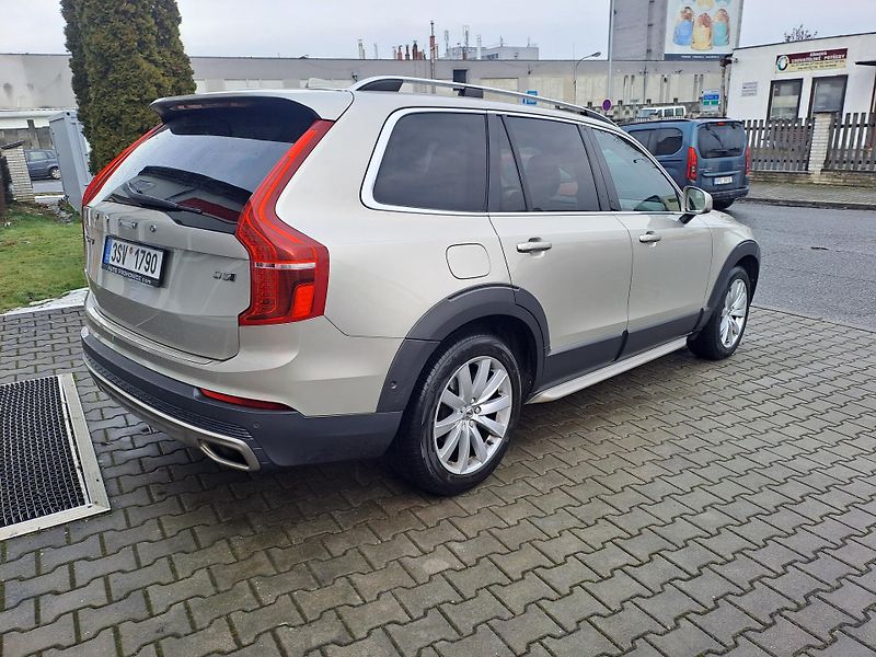 Volvo XC90 (2016) 2,0 D5 AWD DRIVE-E INSCRIPTION - fotka 5 z 35