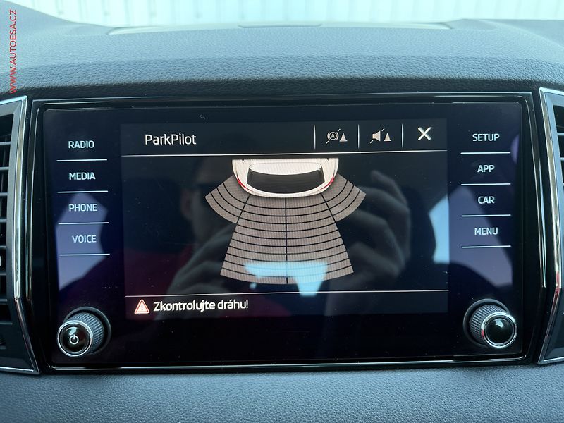 Škoda Karoq (2017) 1.5 TSi, ČR, Ambition, DSG - fotka 17 z 21