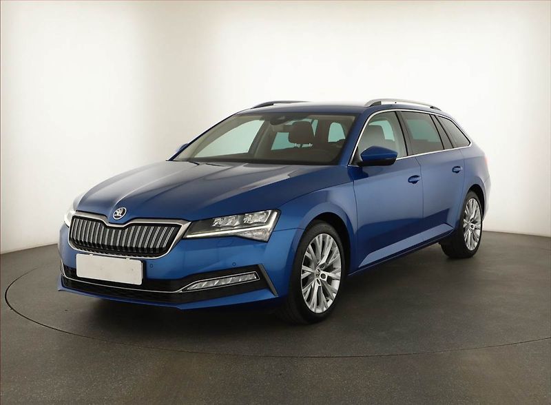 Škoda Superb (2022) Style iV 1.4 TSI PHEV - fotka 2 z 19
