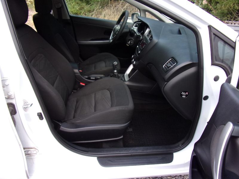 Kia Ceed 1.4 CRDi 66kW PŮVOD ČR  2xKOLA - fotka 22 z 23