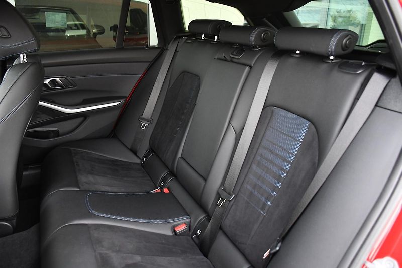 BMW Řada 3 320d xDrive MSPORT ČR 3LZÁRUKA - fotka 20 z 46