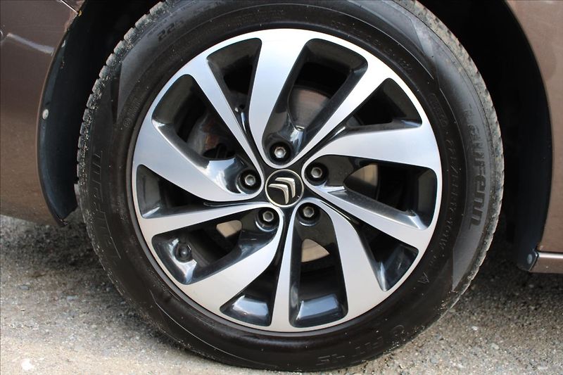 Citroën Jumpy 2,0 HDi  ČR,DPH,AT,8MÍST,SHINE - fotka 39 z 43