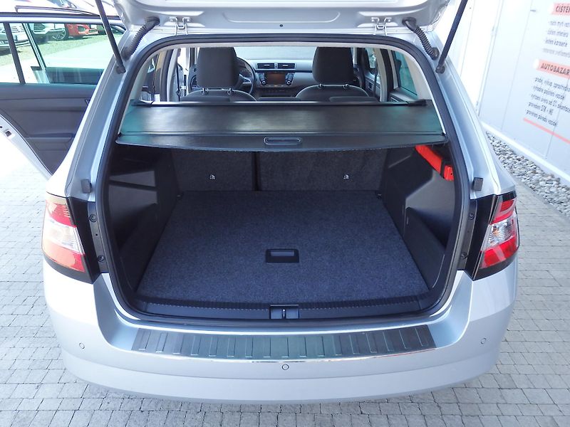 Škoda Fabia 1,2 TSI 66kW DIGI KLIMA, JOY - fotka 8 z 15