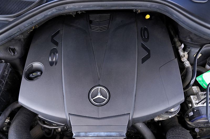 Mercedes-Benz GL 350d/4Matic/AMG/ČR/DPH - fotka 10 z 47