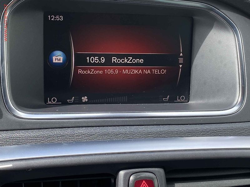 Volvo V40 (2018) 2.0i, AT, LED, kamera - fotka 15 z 18