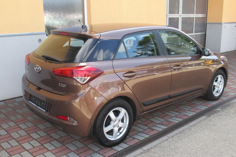 Hyundai i20 1.2i KLIMA PŮVOD ČR 1 MAJITEL - fotka 5 z 19