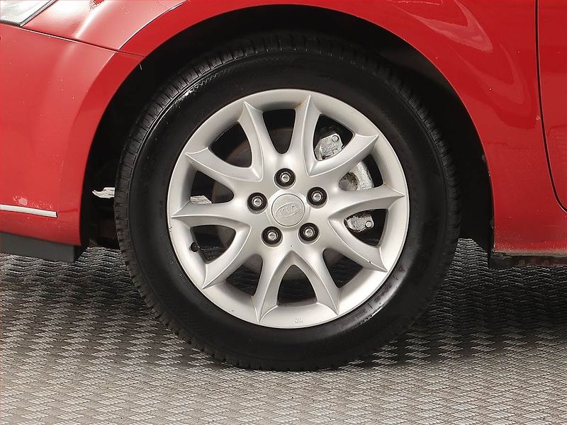 Kia Ceed (2009) 1.6 CVVT, nová STK, udržované - fotka 14 z 16