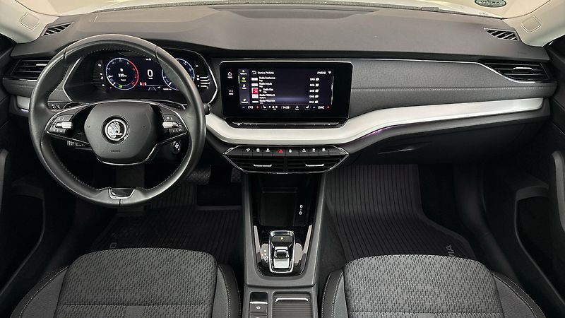 Škoda Octavia 2.0 TDI DSG Style Combi - fotka 8 z 27