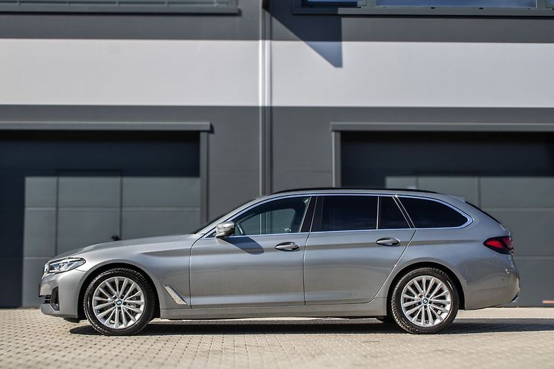 BMW Řada 5 530d LCI 210kW, 48V Mild-Hybri - fotka 8 z 29
