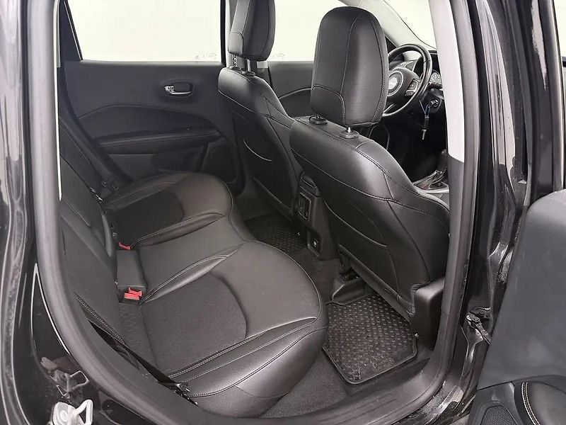 Jeep Compass 1.3T Aut. 110kW Longitude TZ  - fotka 9 z 13