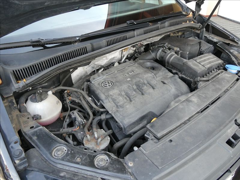 Volkswagen Sharan 2,0 TDi 110kW 7.míst, serviska - fotka 36 z 44