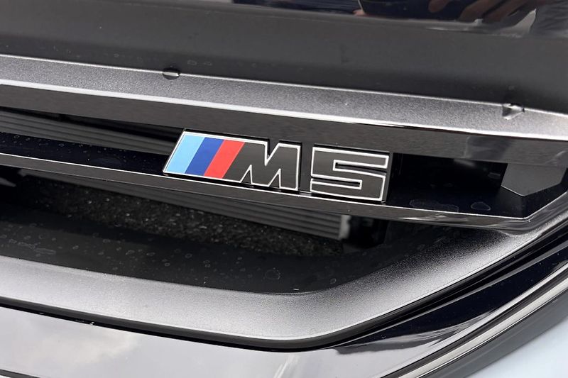 BMW M5 Touring - fotka 9 z 12