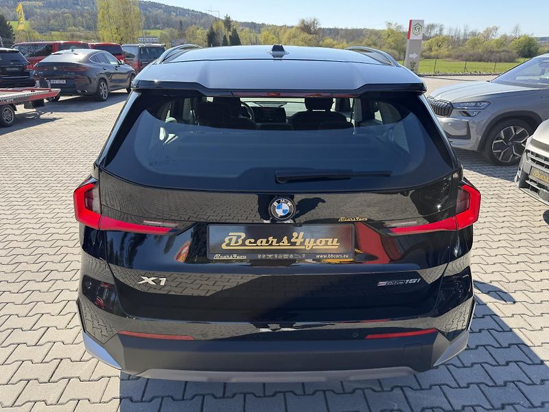 BMW X1 (2024) 18i 100kW LED KAMERA CZ - fotka 9 z 40