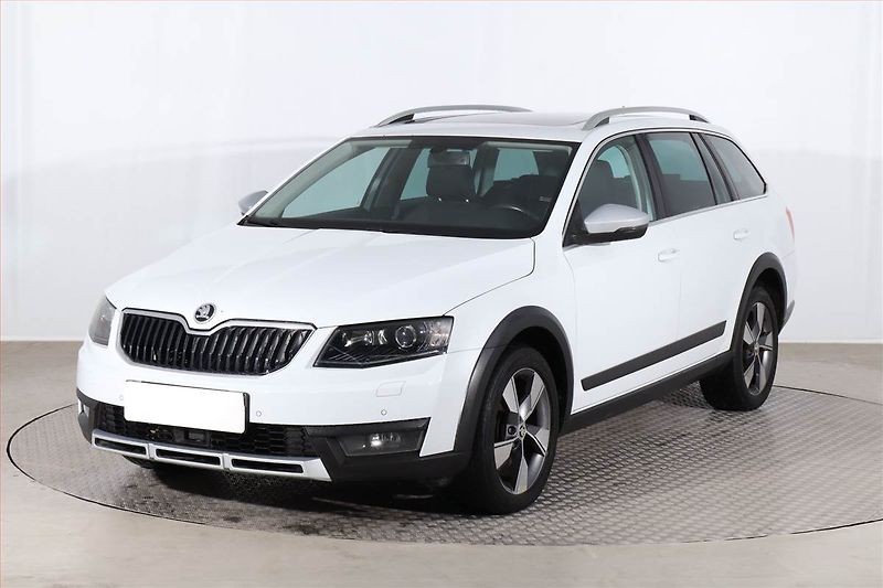 Škoda Octavia (2015) Scout 2.0 TDI, 4X4, Automat - fotka 2 z 20