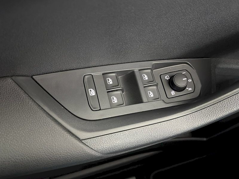 Škoda Karoq (2026) DSG 2.0 TDI 110 kW 4x4 Sportli - fotka 28 z 35