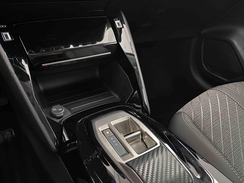 Peugeot 208 (2026) Allure Hybrid 110 e-DCS6 - fotka 20 z 37