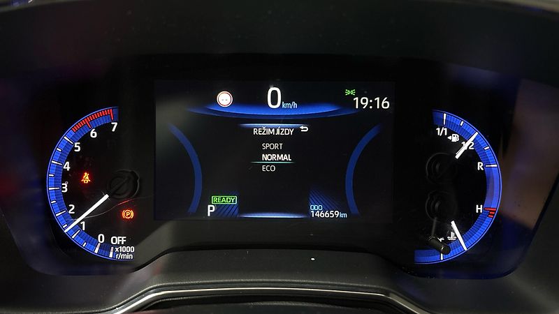 Toyota Corolla 1.8 Hybrid AUT Comfort Touring - fotka 27 z 27