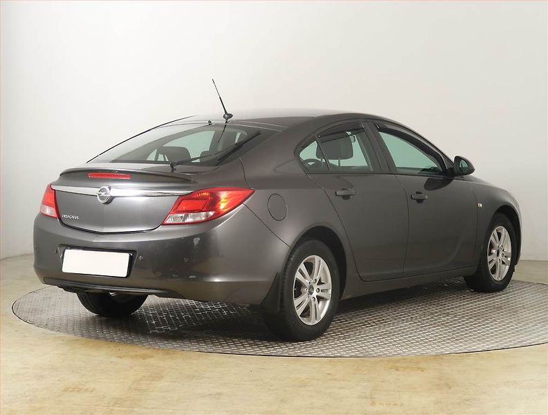 Opel Insignia (2009) 1.8, Serv.kniha, Park. senzory - fotka 5 z 16