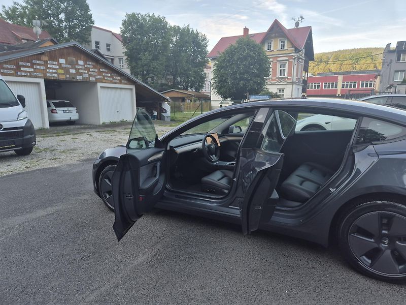 Tesla Model 3 LONG RANGE DUAL MOTOR SOH 94,5 - fotka 13 z 50