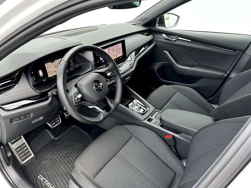 Škoda Octavia (2024) Combi 1.5 TSI e-TEC 110kW DSG - fotka 25 z 35