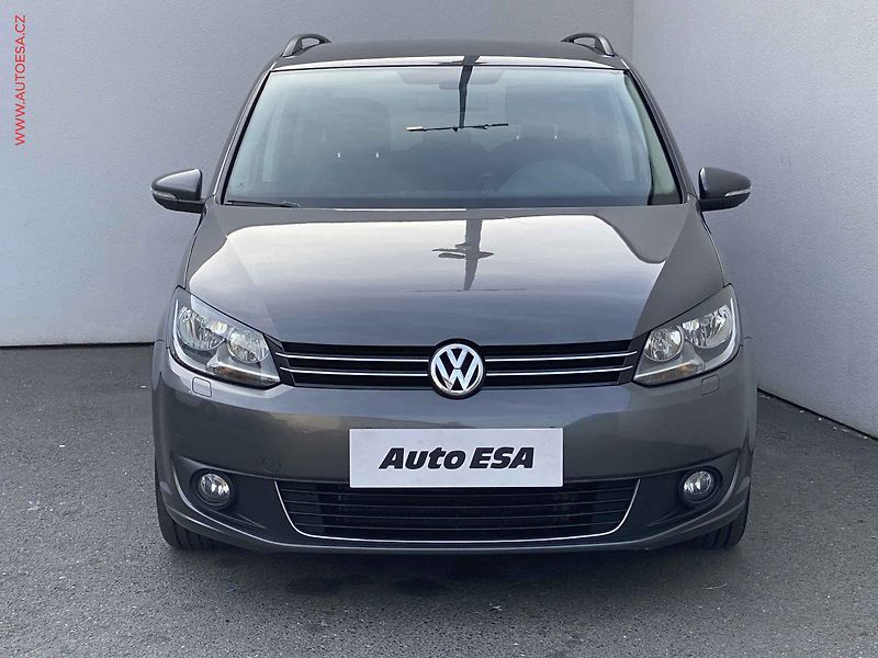 Volkswagen Touran (2013) 2.0 TDi, Comfortline, DSG - fotka 2 z 17