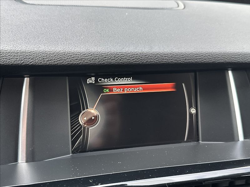 BMW X3 2,0 28i 245PS  Advantage A/T 4 - fotka 37 z 53
