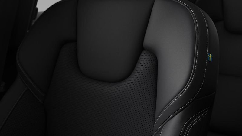 Volvo XC60 (2026) B5 PLUS - fotka 7 z 13