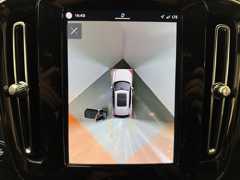 Volvo XC40 B4 Plus Bright DCT - fotka 6 z 13