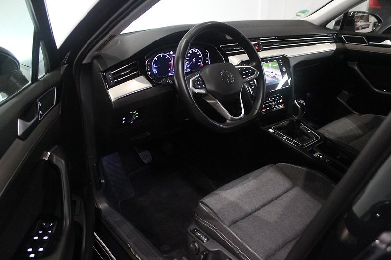 Volkswagen Passat Variant (2023) Manuál 110kW Matrix Tažné - fotka 13 z 29