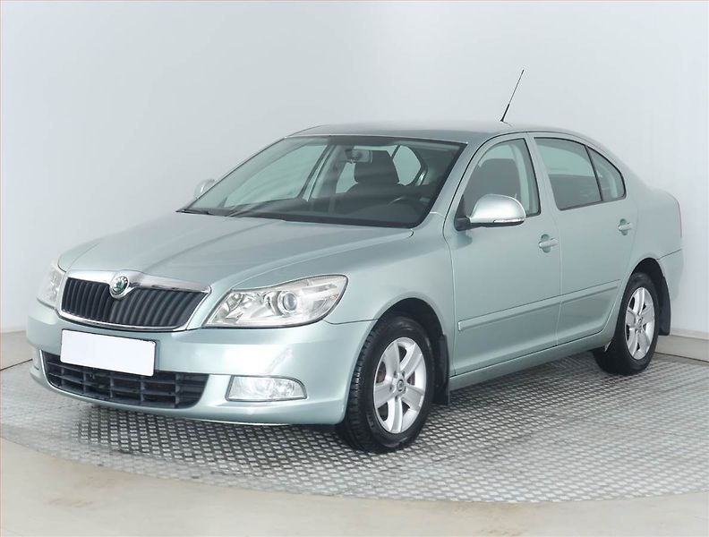 Škoda Octavia (2009) Ambiente 1.4 TSI, nová STK - fotka 2 z 15