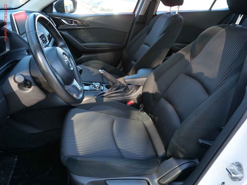 Mazda 3 (2014) 1.5i, ČR, AC, temp - fotka 9 z 24
