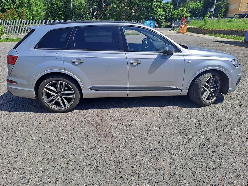 Audi Q7 (2017) - fotka 8 z 28